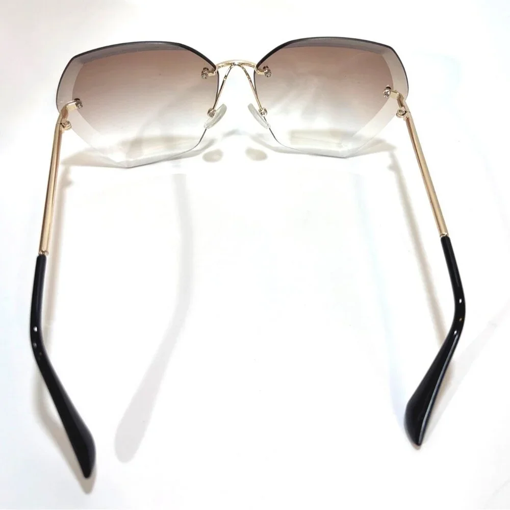 Rimless Oversized Gradient Brown Lens Sunglasses With Gold & Black Frame - Picture 3 of 3